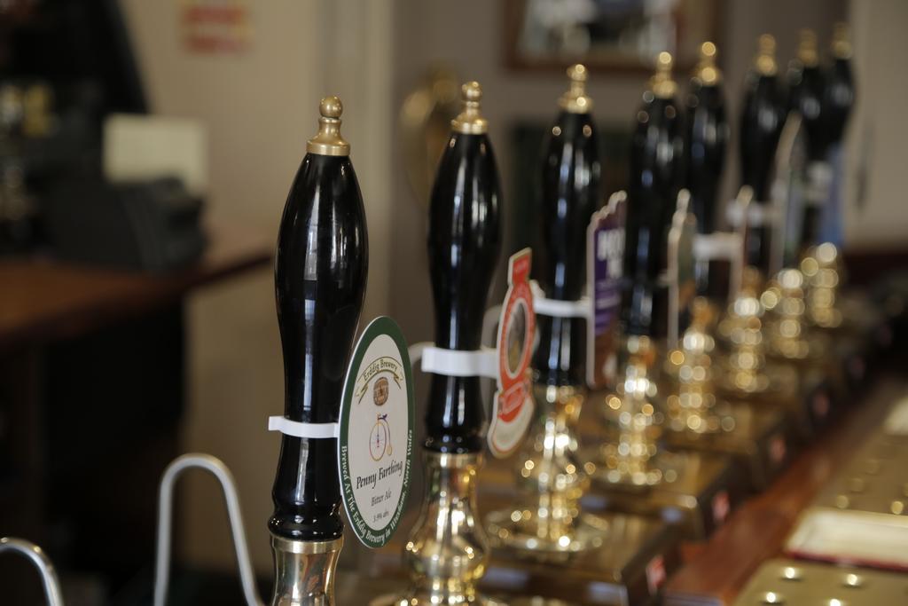 Hanmer Arms Bagian luar foto