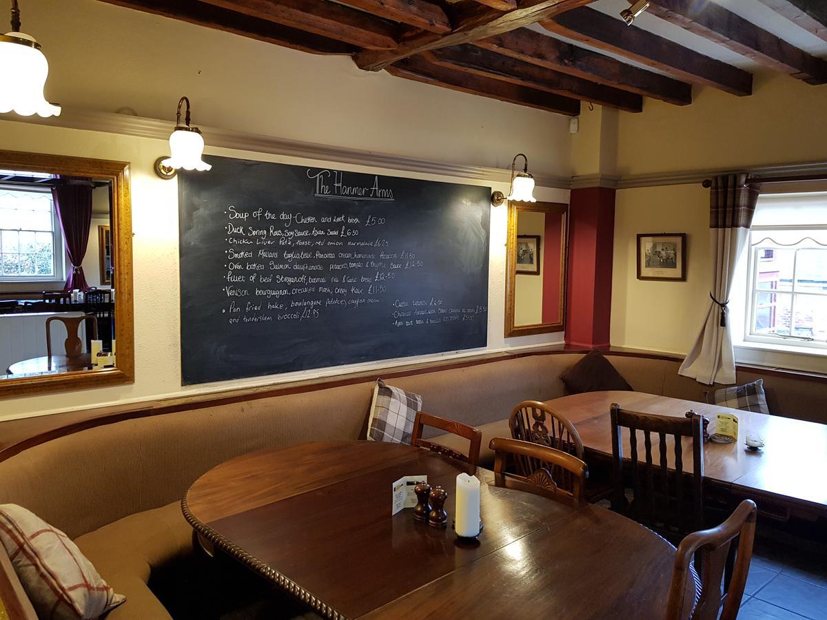 Hanmer Arms Bagian luar foto